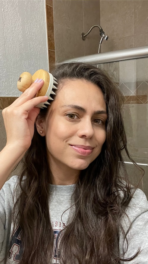 Maria using MASAMI Wabi Sabi White Scalp Scrubber