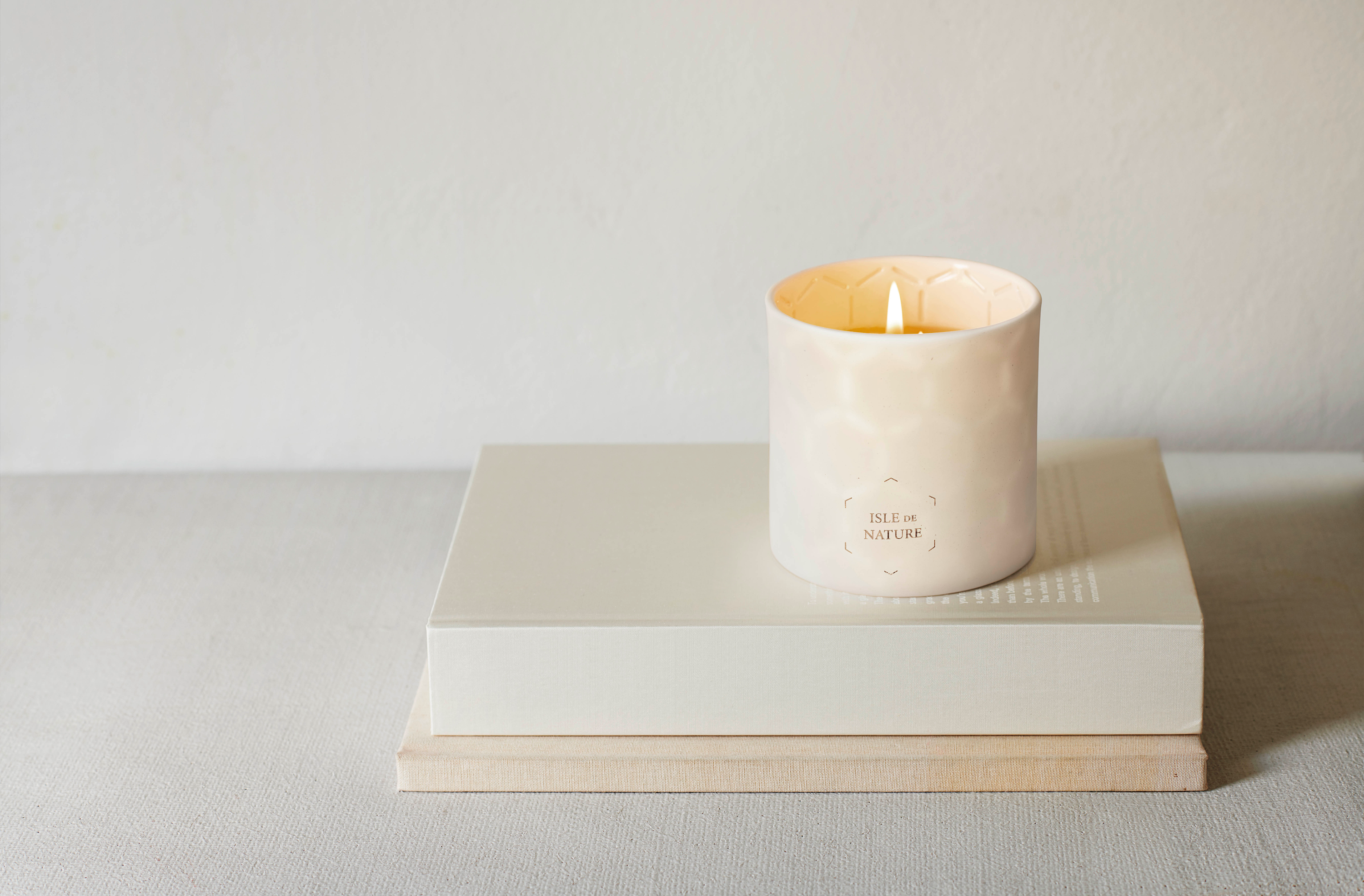 Pagua Bay Fragrance Luxury Beeswax Candle by Isle de Nature