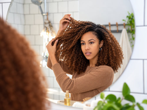 How Moisture-Focused Hair Care Supports Frizz Control