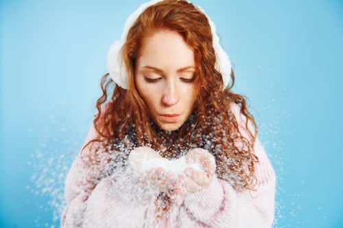 How to Maintain Hydrated Hair During Winter Months
