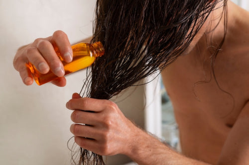 The Role of Hair Oils in Maintaining Moisture